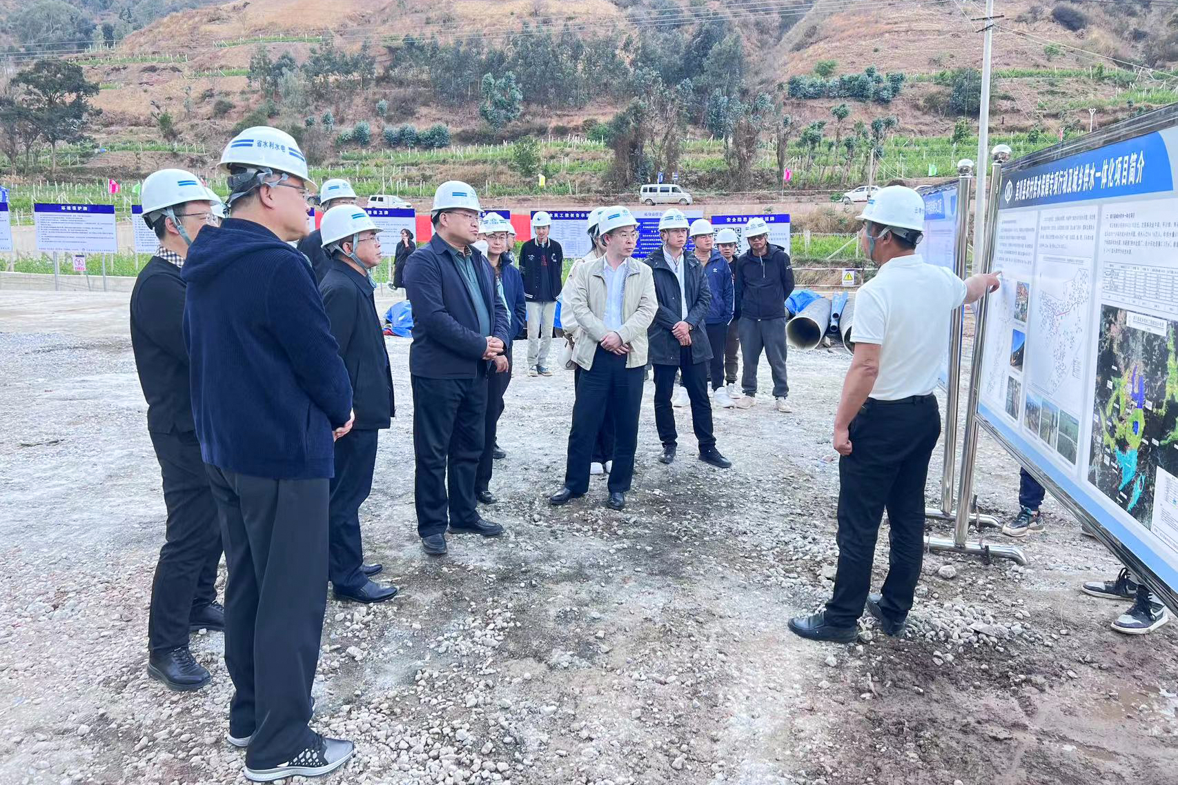 河北省水利厅党组成员、副厅长边文辉调研宾川县农村供水保障项目
