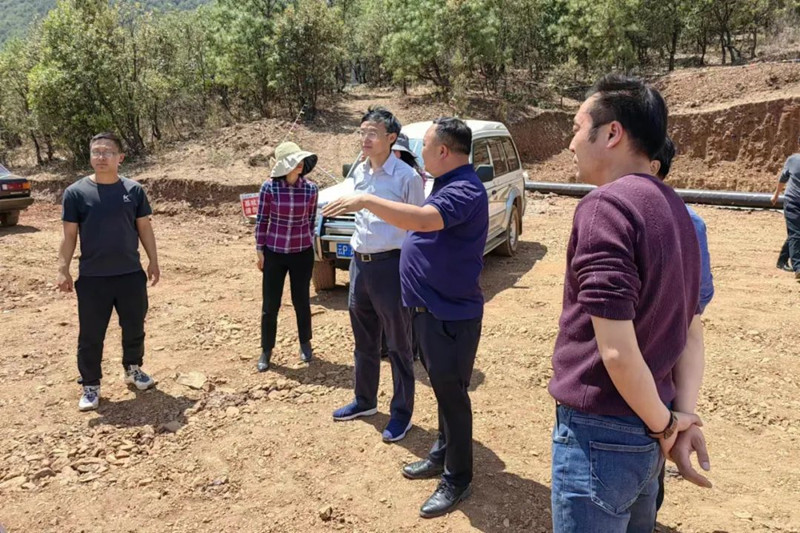 省政府新闻办专职副主任赖勇调研永胜程海保护治理项目