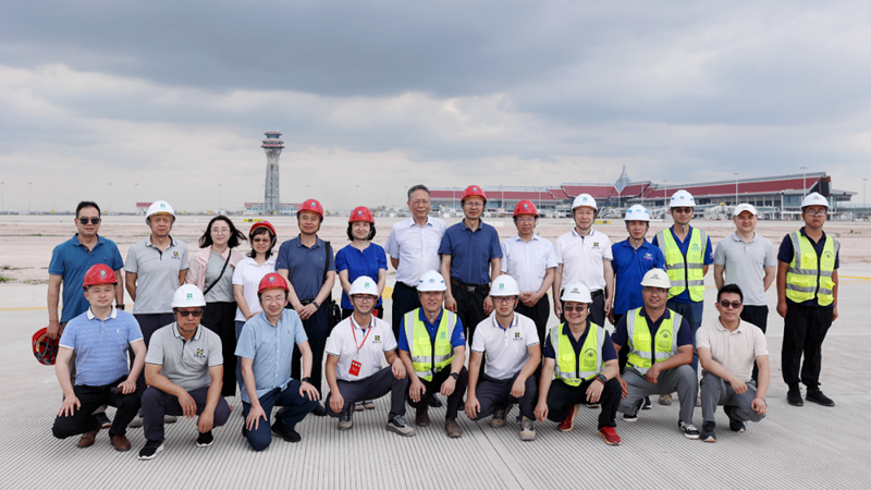 省国资委党委委员、副主任谢曙光调研柬埔寨暹粒吴哥国际机场项目