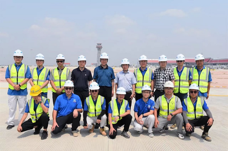 一线调研 | 陈文双调研世界杯网址在柬重点项目 看望慰问一线干部职工