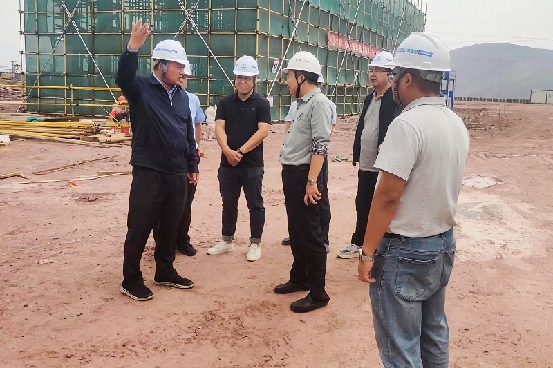 玉溪市委常委、副市长段登位调研年产20万吨硅锰合金及尾气废渣综合利用项目