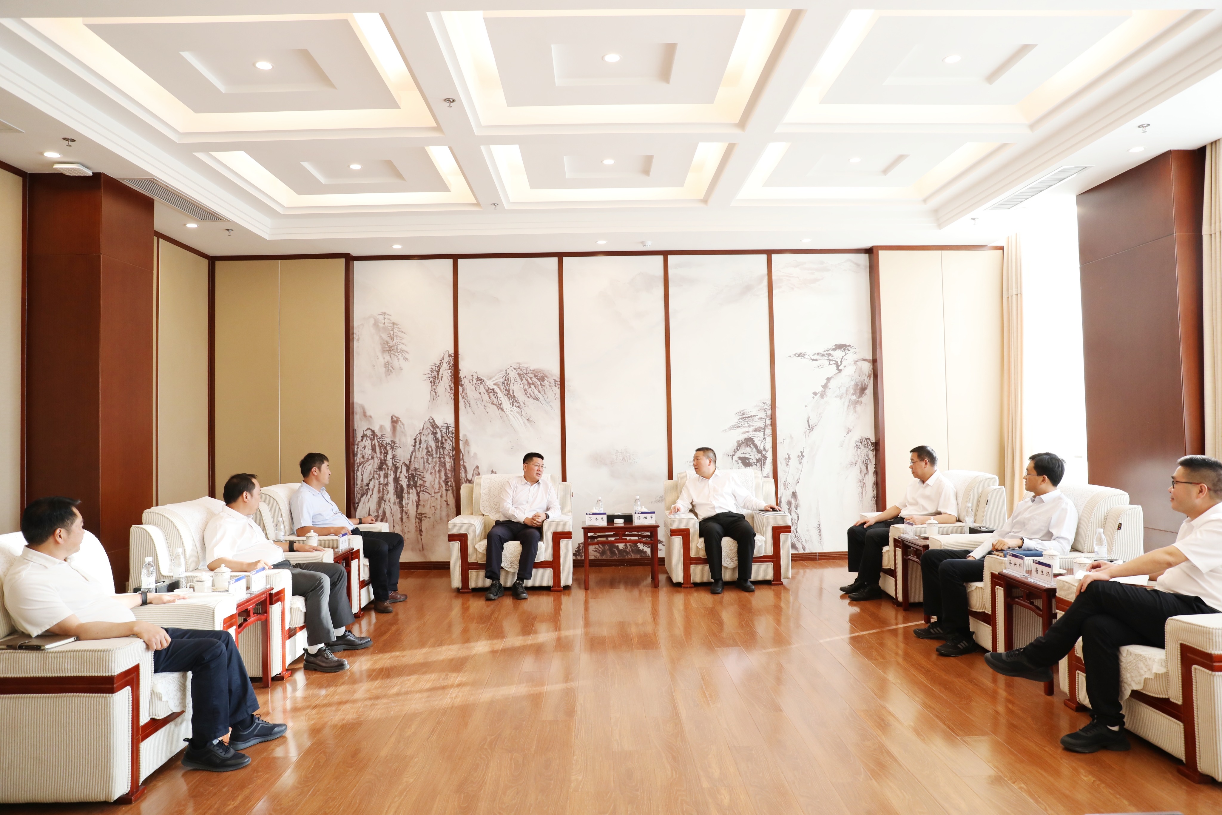 抢抓机遇谋发展 着眼未来再出发！世界杯网址与昭通市交流座谈