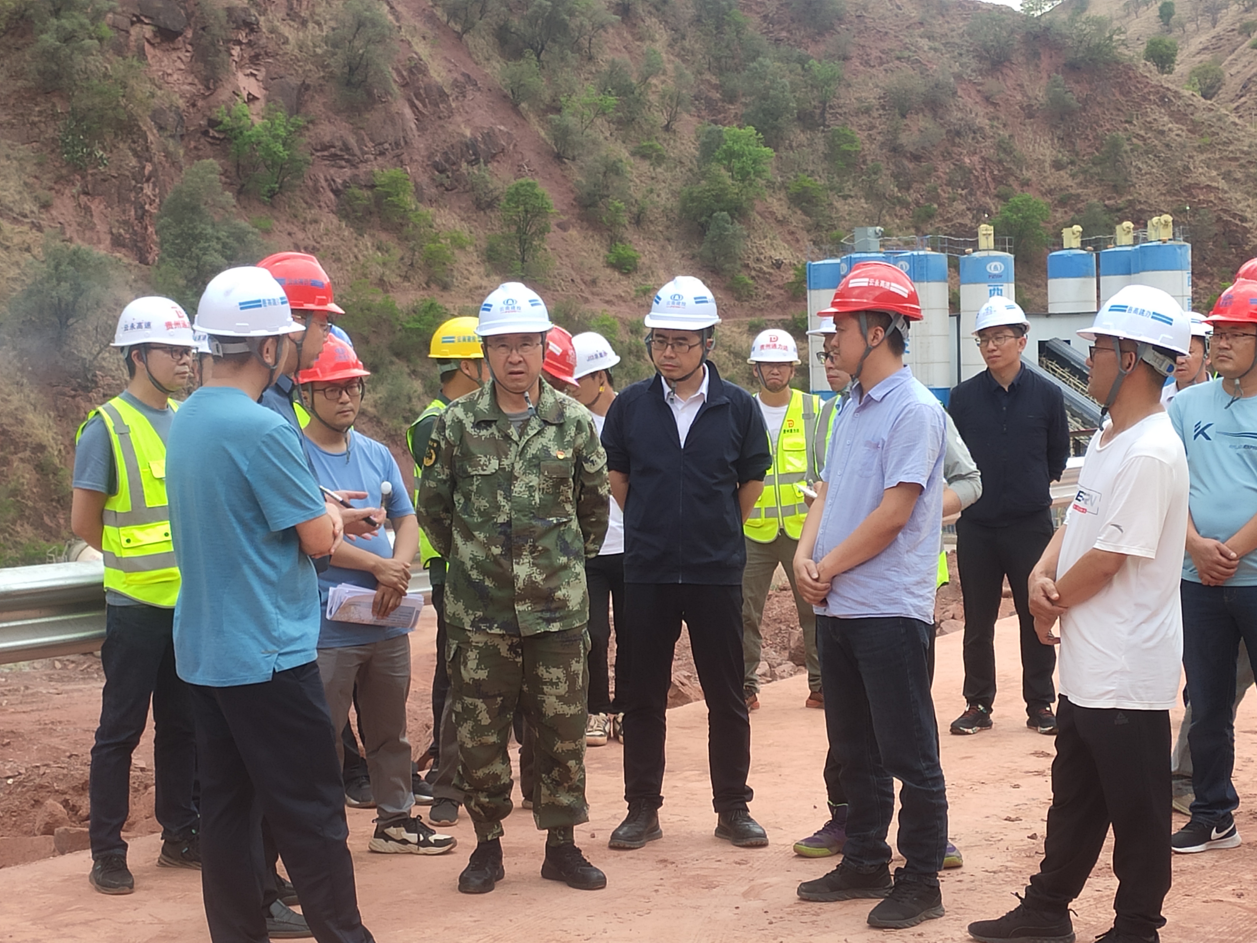 大理州委常委、常务副州长李苏调研云永高速项目