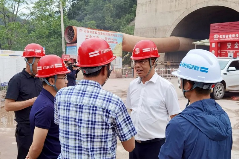 怒江州委副书记、州长李文辉调研云兰高速项目