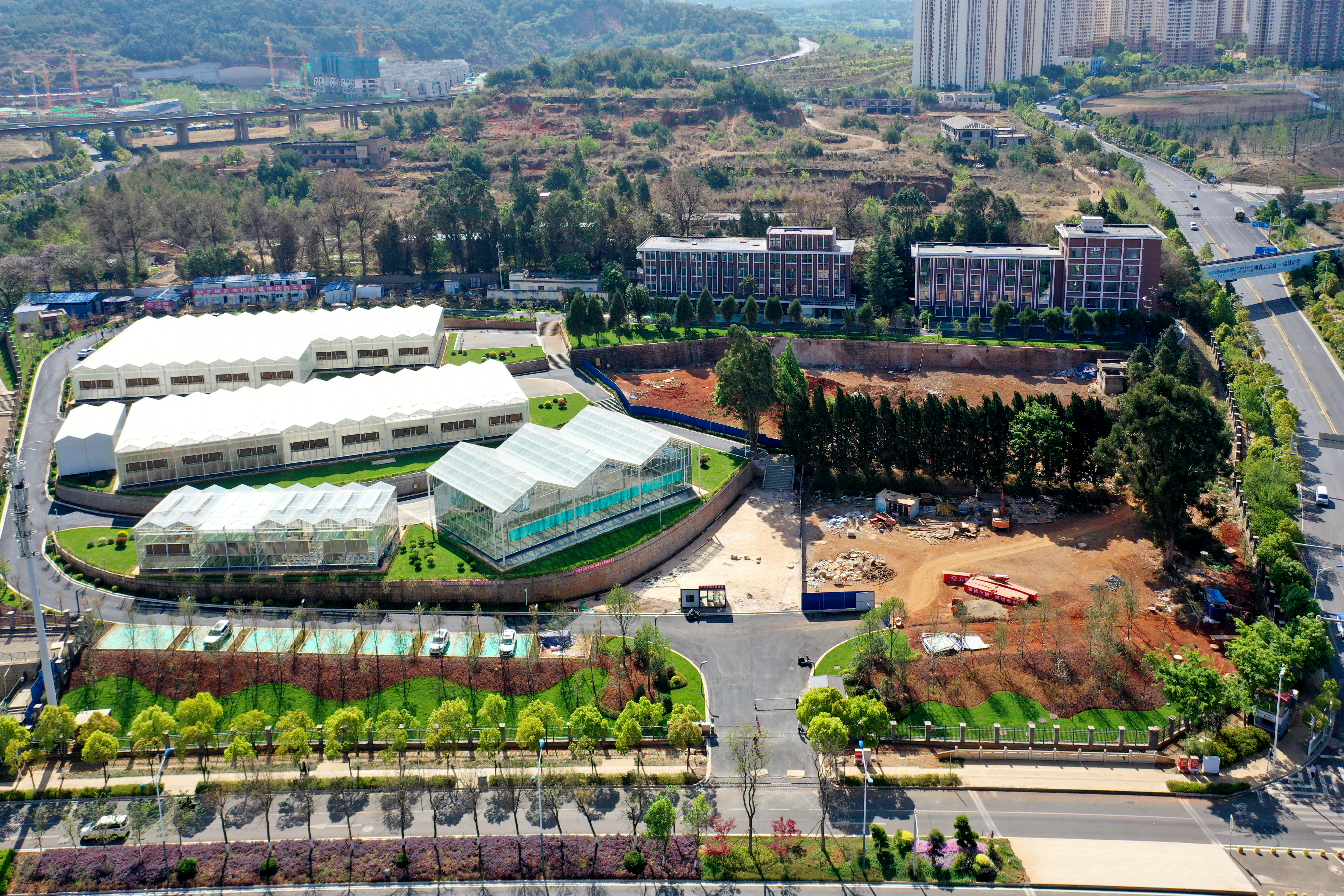 省农科院昆明科研基地温室设施及农业科研创新平台世界杯比分网项目（二期）通过竣工验收