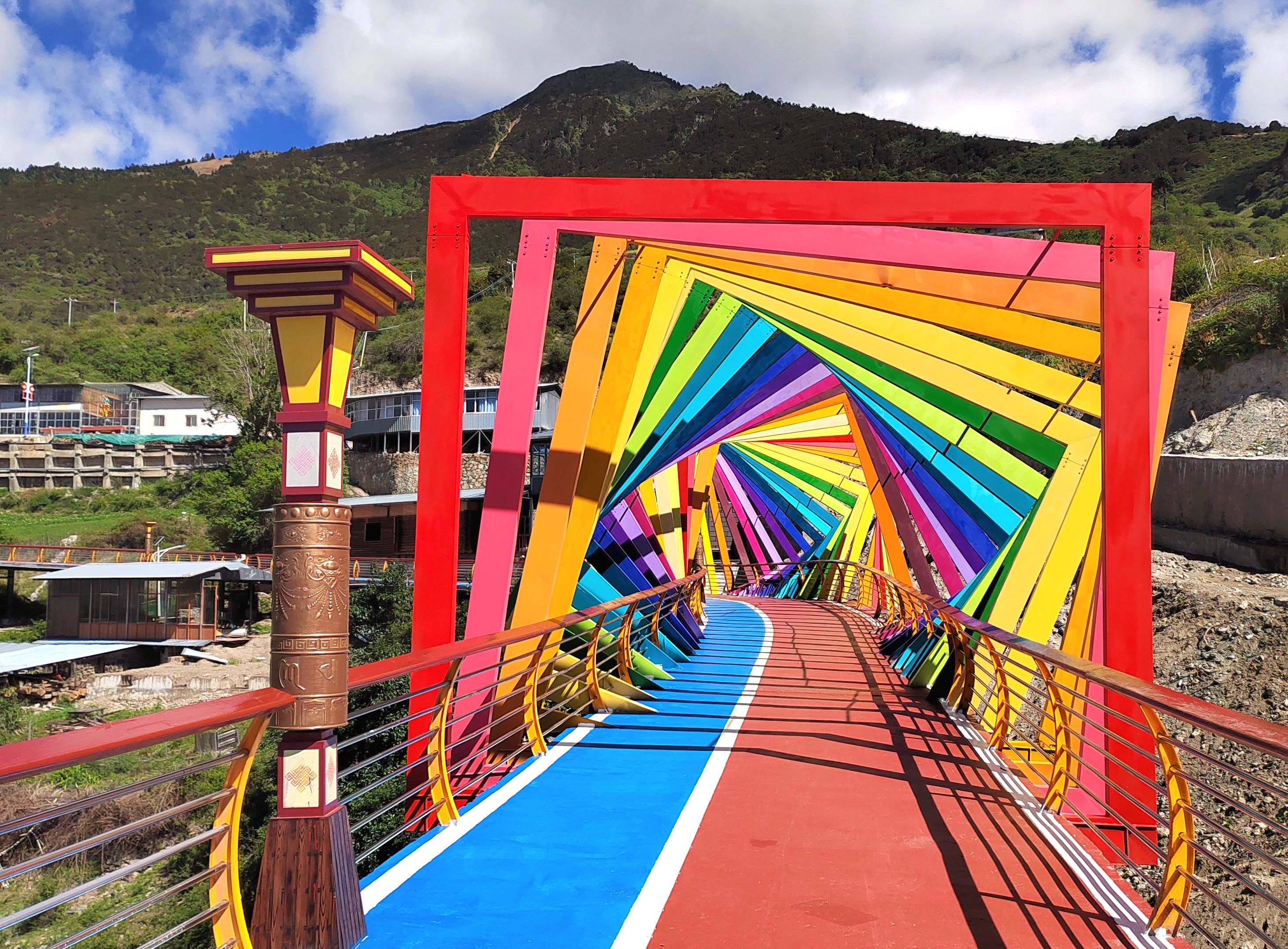 德钦县梅里步道建设项目通过竣工验收