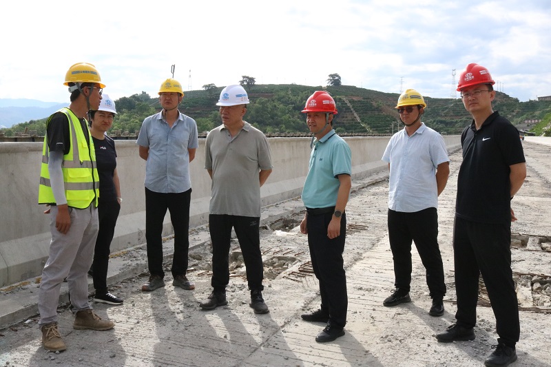 玉溪市人大常务委员会副主任黄太文调研永金高速