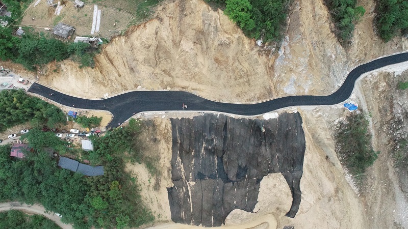 怒江州委书记洪维智调研福贡县农村公路项目