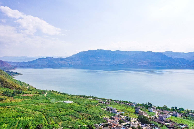 丽江市人大常委会党组副书记、副主任江勇调研程海保护治理项目