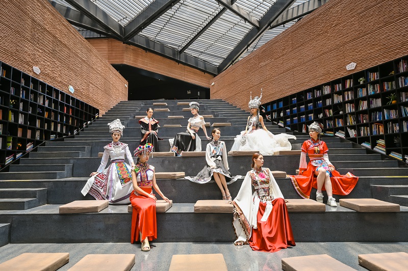 弥勒市2023年葡萄文化节在东风韵国际康养旅游度假区开幕！