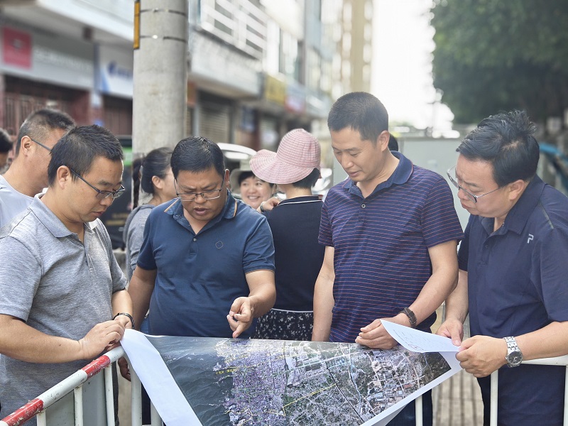 省生态环境厅党组成员、副厅长孙凤智调研保山市隆阳区中心城区排水单元改造及水质提升利用项目