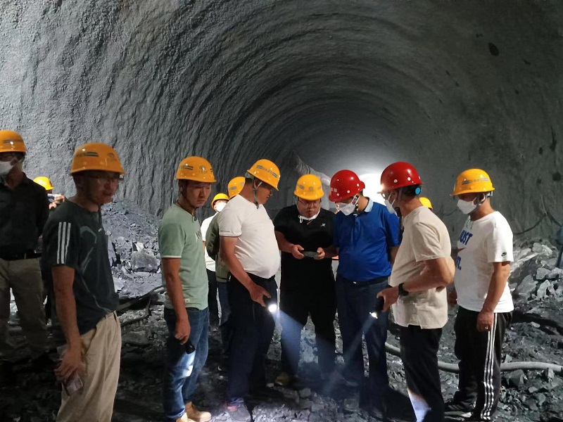 迪庆州副州长李清培调研迪庆州澜沧江江西公路项目