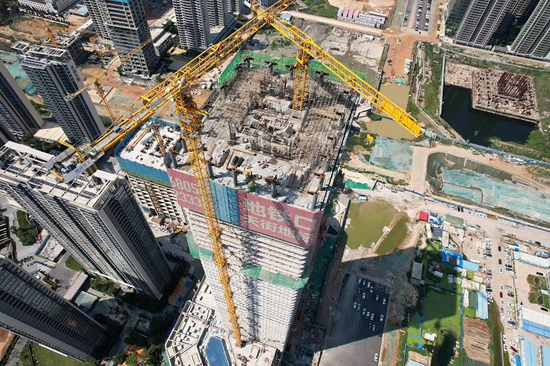 昆明龙湖紫都城5号楼主体结构封顶