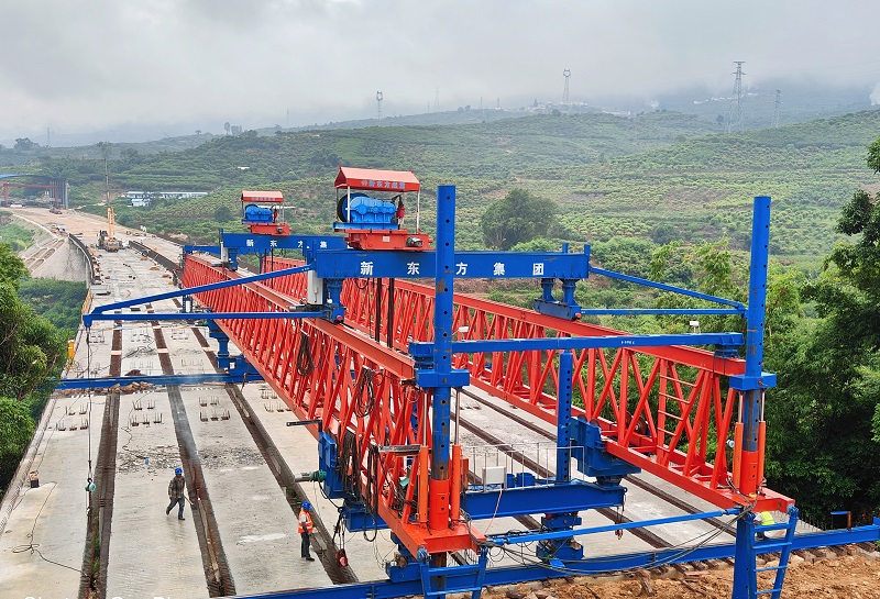 永金高速（戛元段）依萨河大桥、杧木树大桥贯通