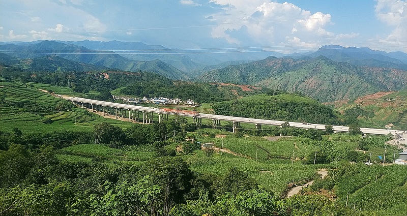 永金高速（戛元段）五狼沟大桥贯通