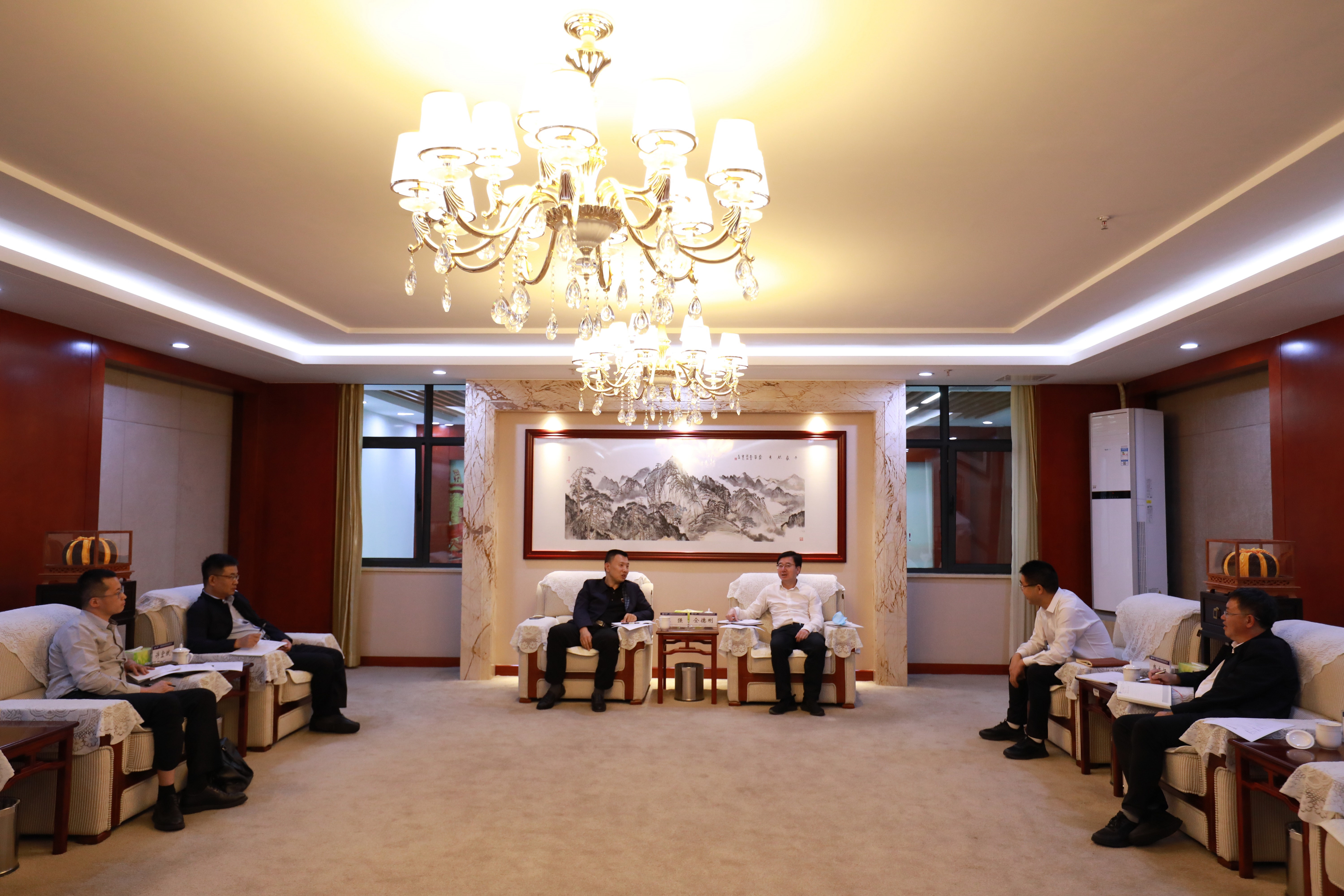 世界杯官网合作平台与中交建筑世界杯官网合作平台交流座谈