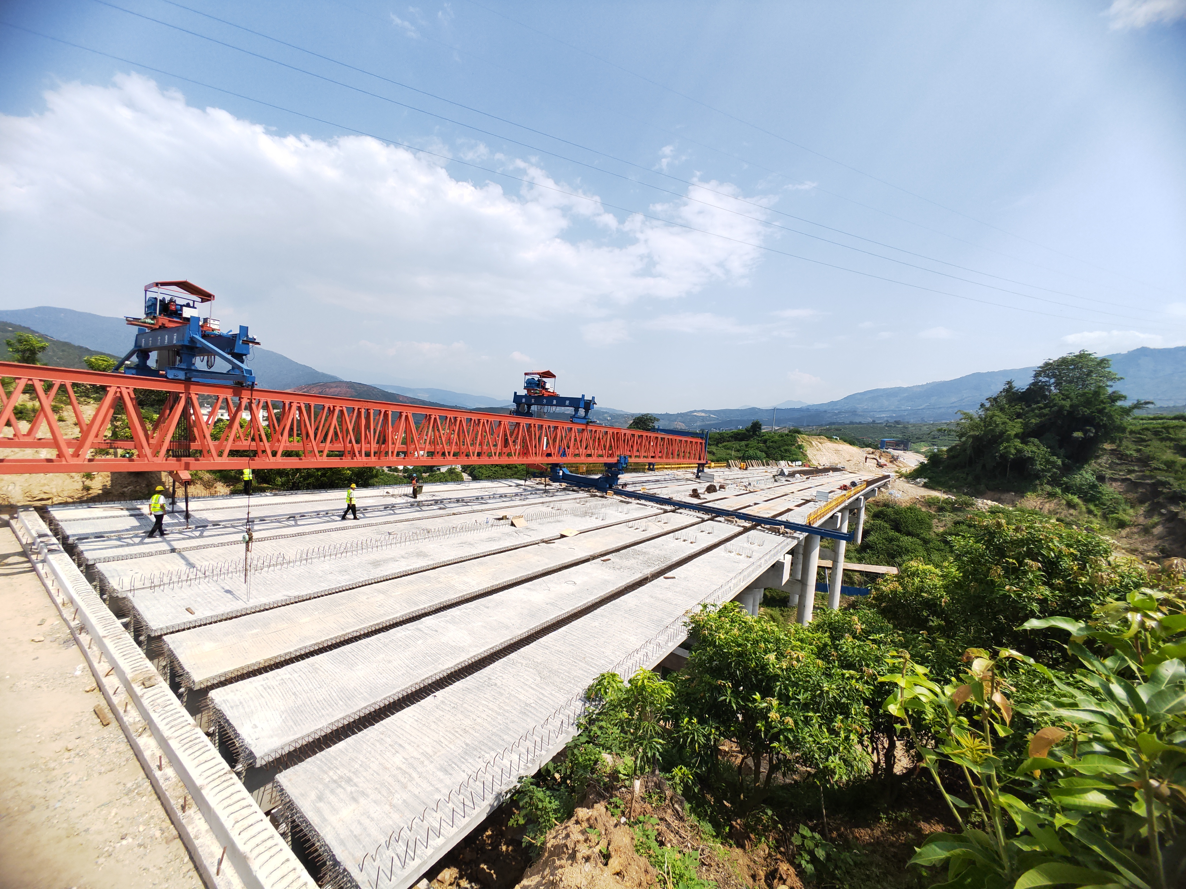 永金高速（戛元段）曼烈大桥贯通