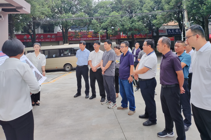 临沧市政协党组书记、主席李银峰调研临沧市智能化车库项目