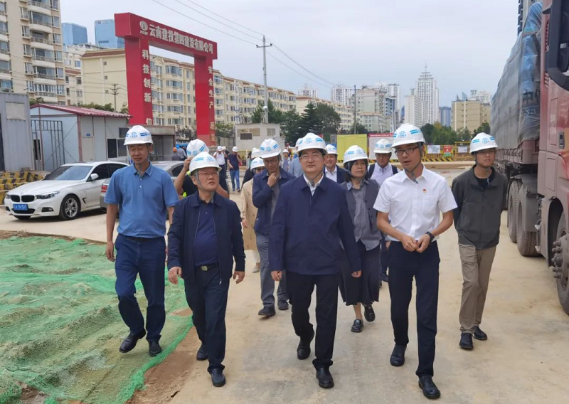 省住建厅党组书记、厅长尹勇调研建投学府项目