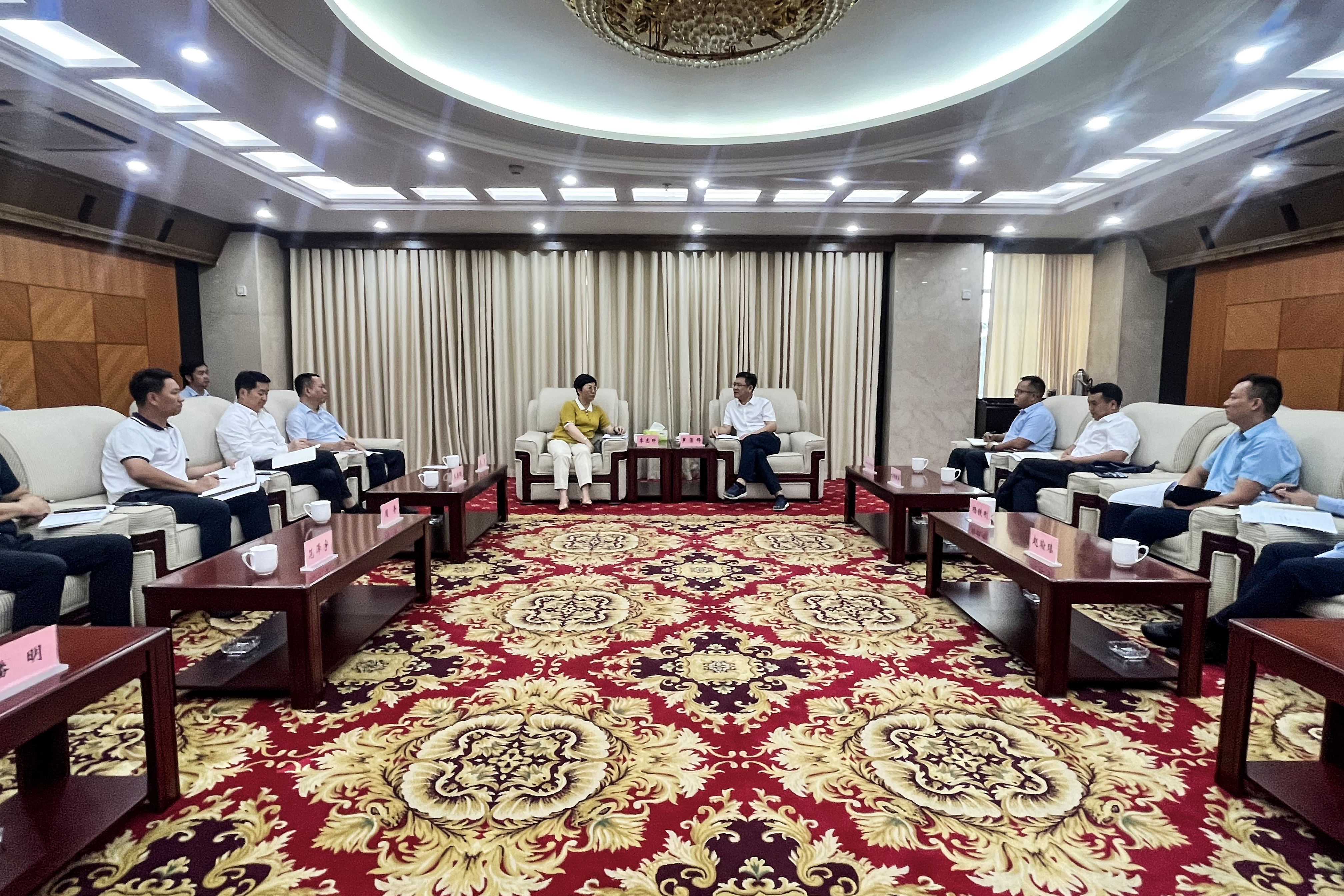 李志琤赴西双版纳州交流座谈