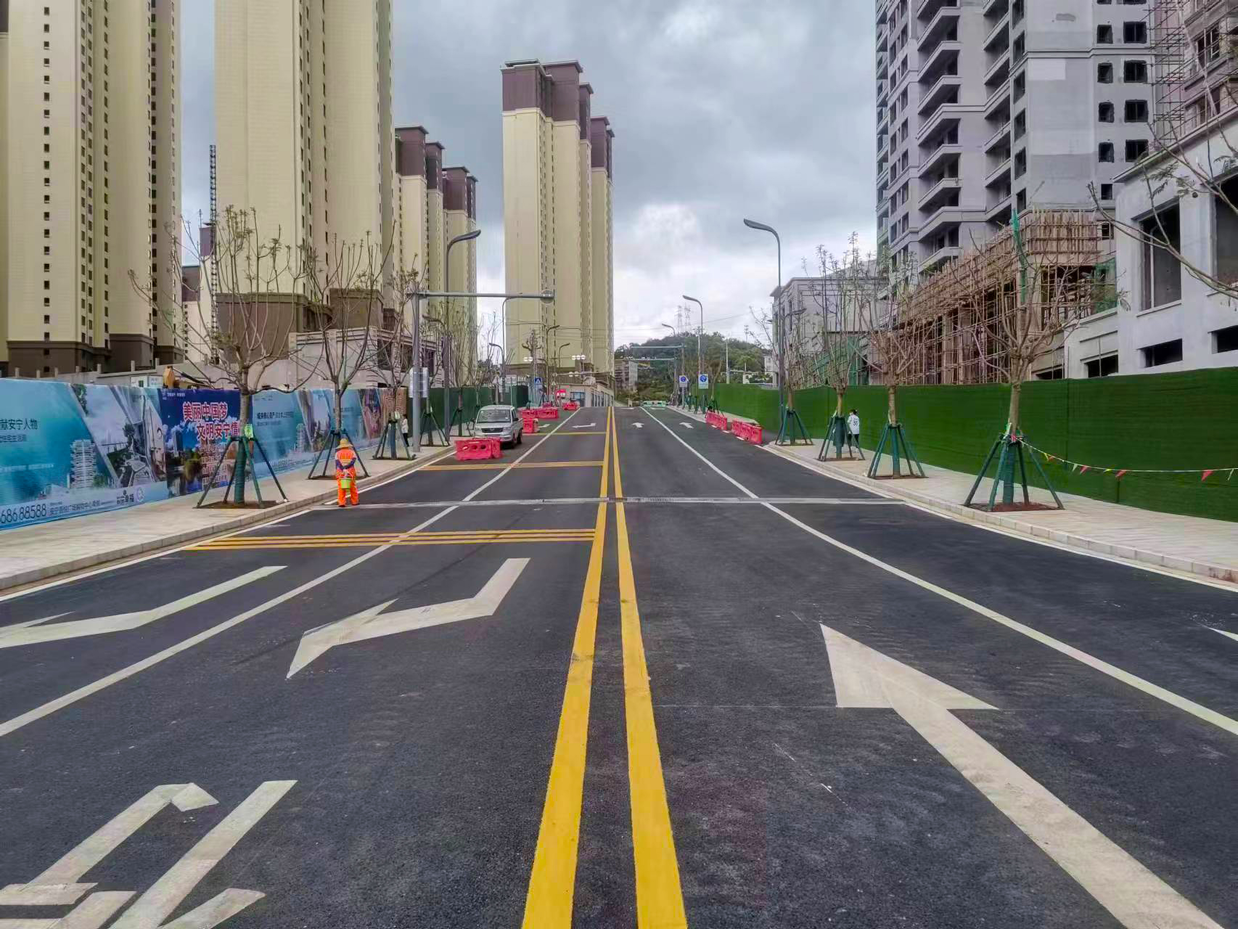 安宁市职教路市政工程通过竣工验收