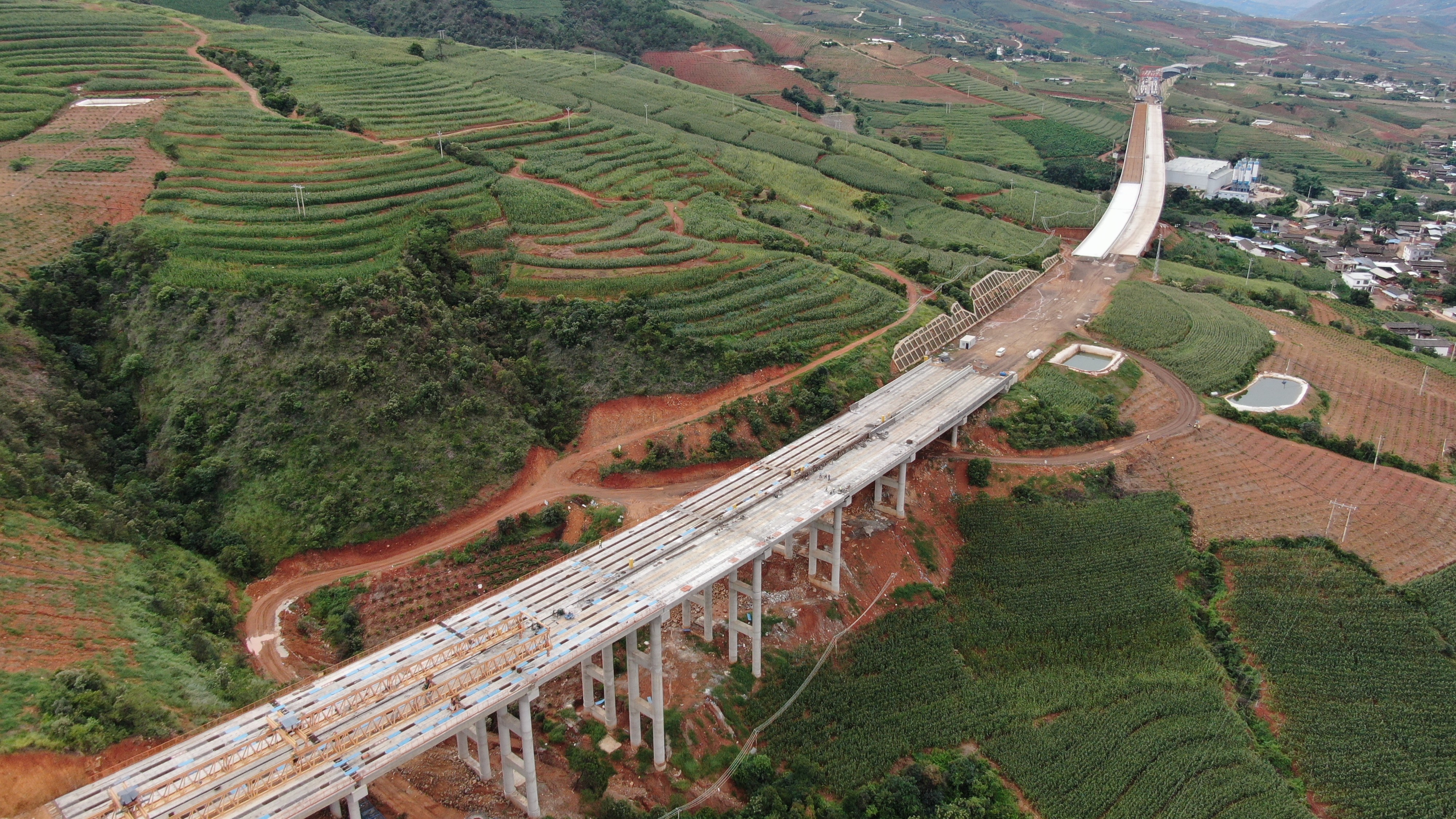 捷报频传！宾鹤高速多座桥梁贯通
