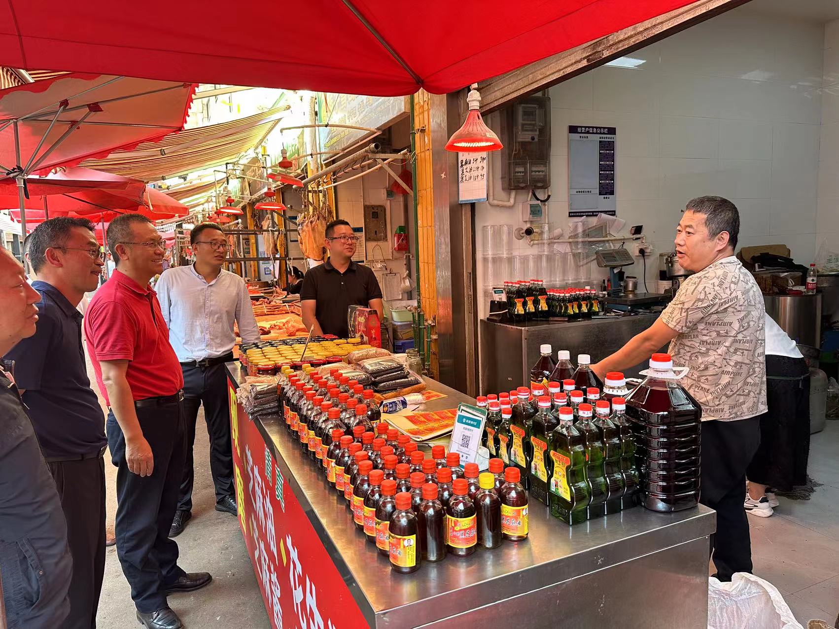 大兴调查研究 | 杨国文到世界杯比分网农贸市场开展节前消防安全检查