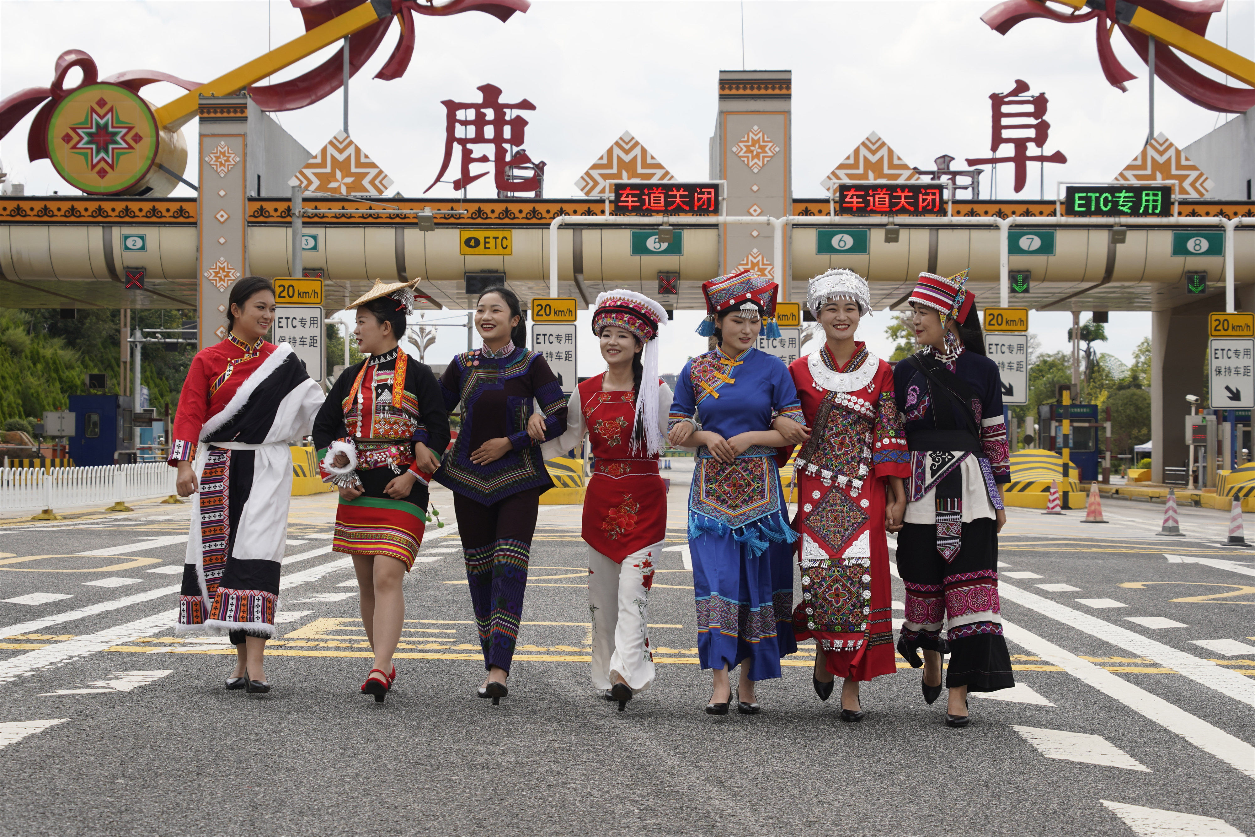 基投世界杯足球比分运营分世界杯足球比分喜获第十届最美“中国路姐团队”及“中国路姐”荣誉