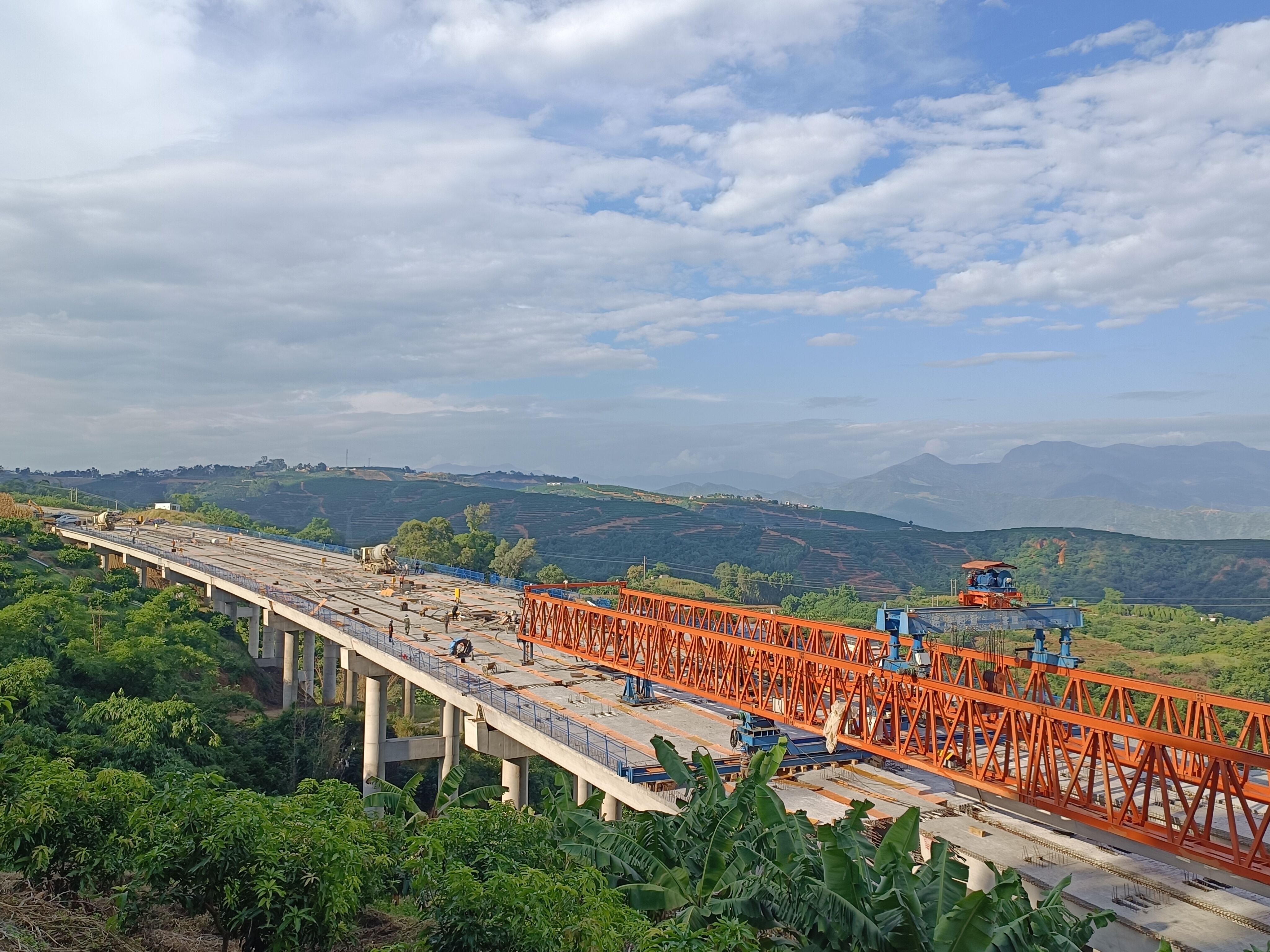永金高速（戛元段）芭蕉树大桥贯通