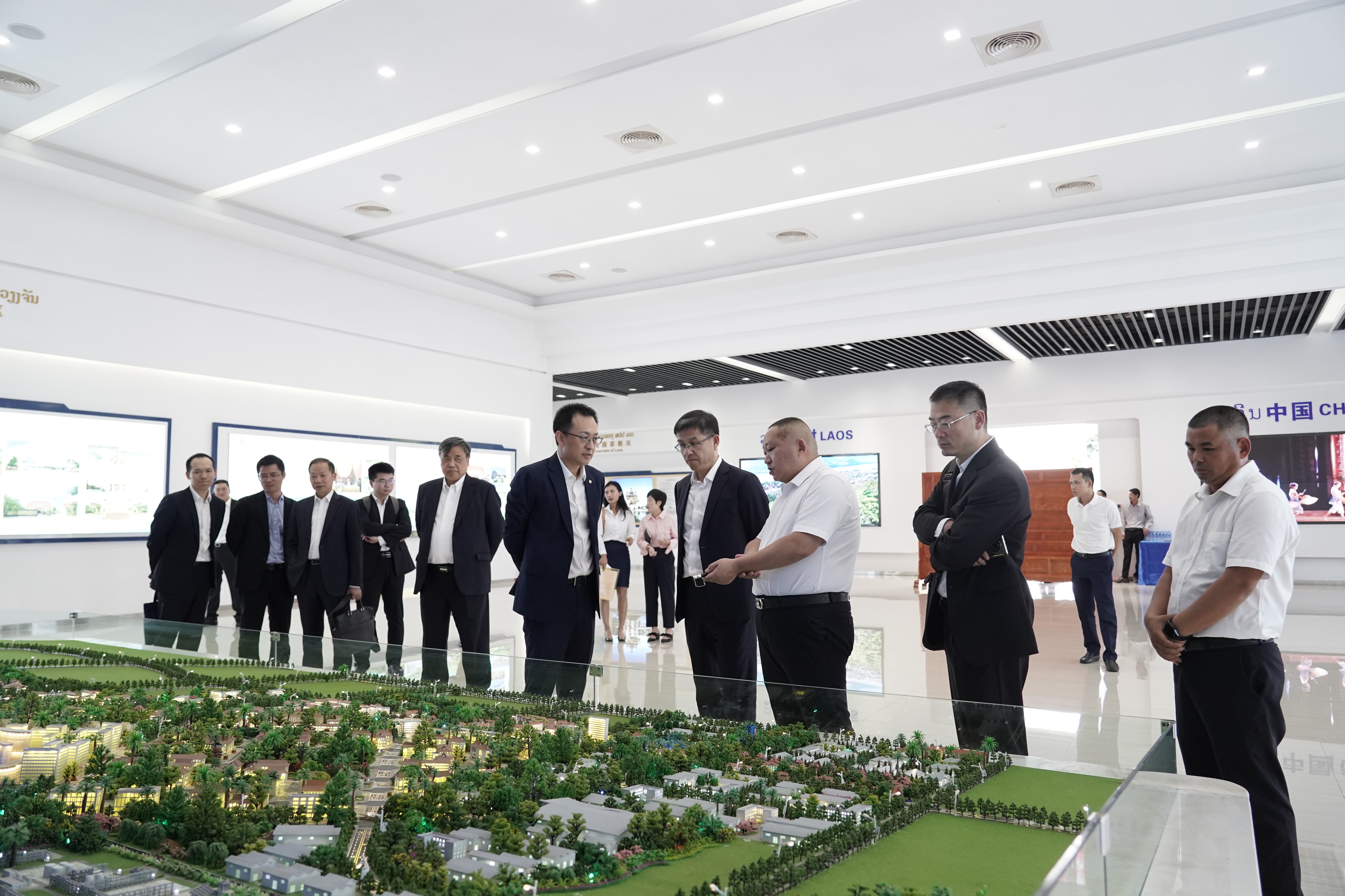 中国工商银行副行长张伟武调研赛色塔综合开发区