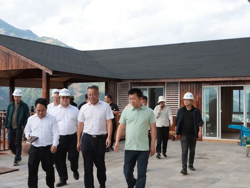 怒江州委副书记、州长李文辉调研泸水市六库街道丙舍坝村农文旅融合示范村建设项目