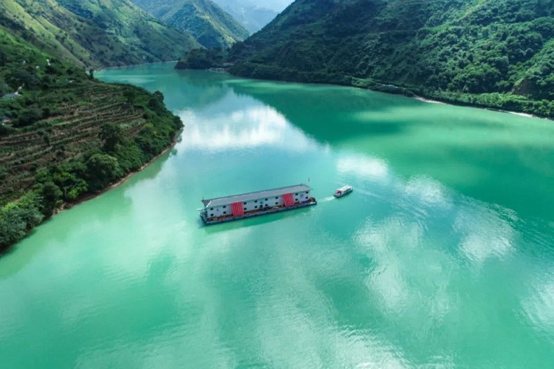 创全国多项第一！“滇中引水古城号”浮船成功下水