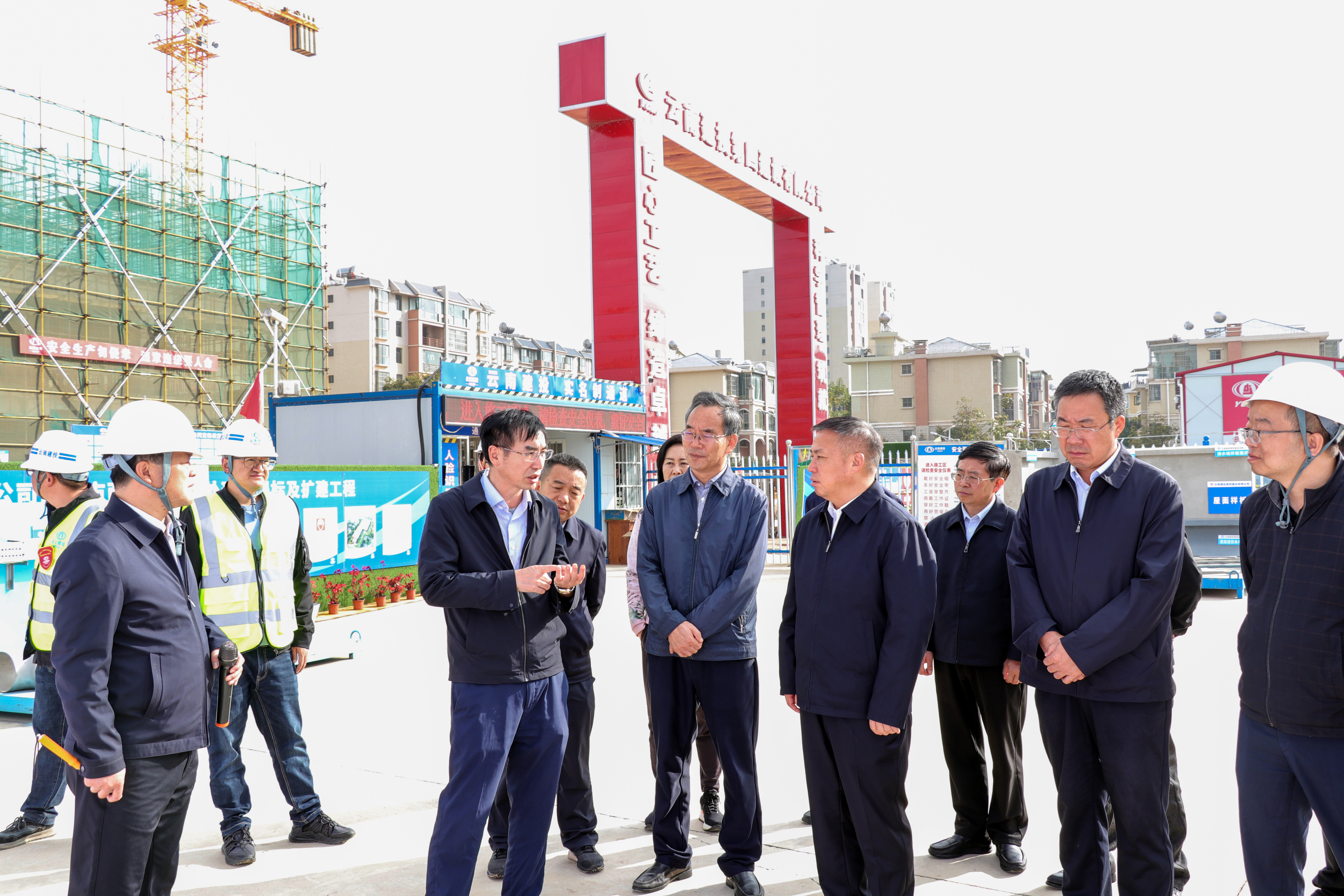 曲靖市委副书记、市长李先祥到两江口污水处理厂项目调研