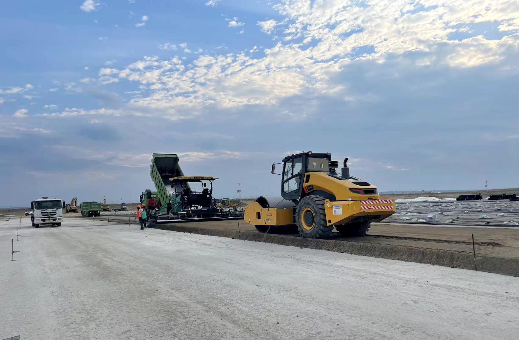 四世界杯比分网获锡林浩特机场工程建设指挥部表扬信