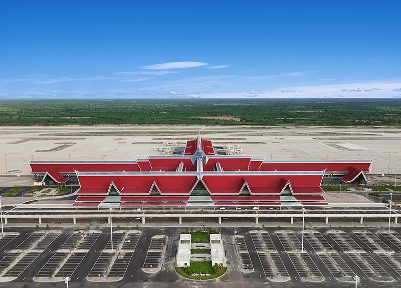 柬埔寨暹粒吴哥国际机场通航庆典举行