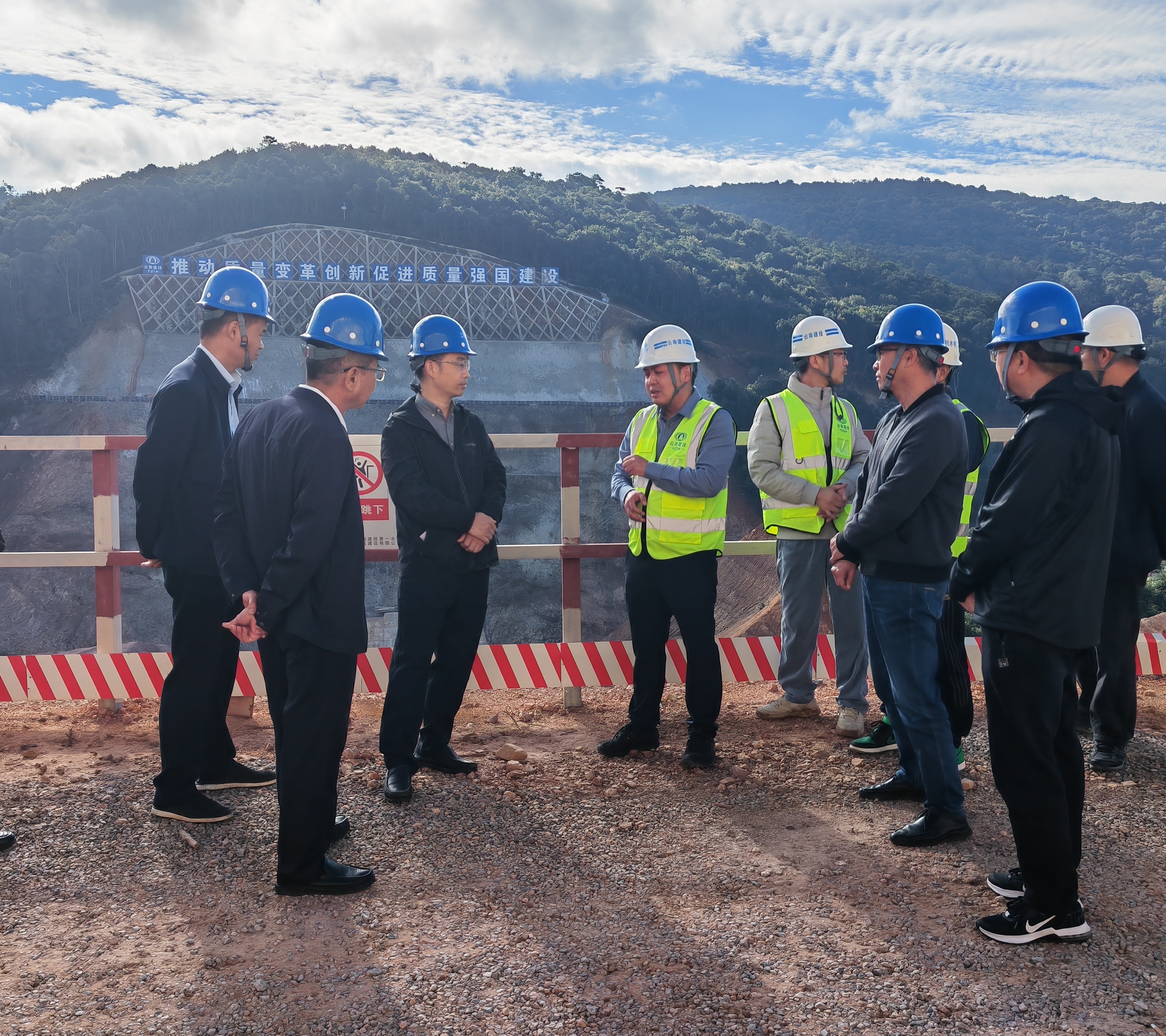 省水利厅副厅长霍玉河到集团普洱水利项目调研
