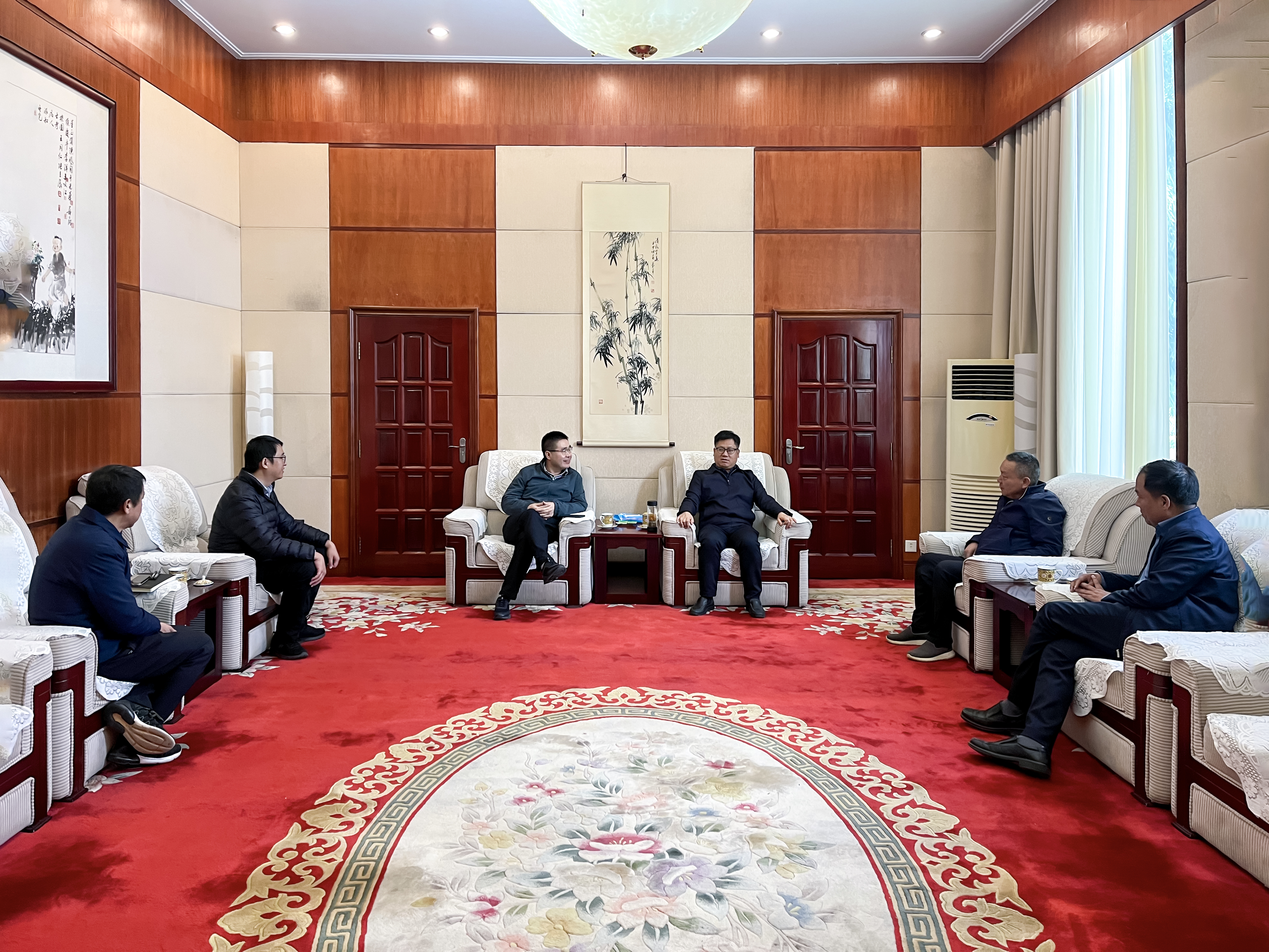 基投公司与大理州政府交流座谈