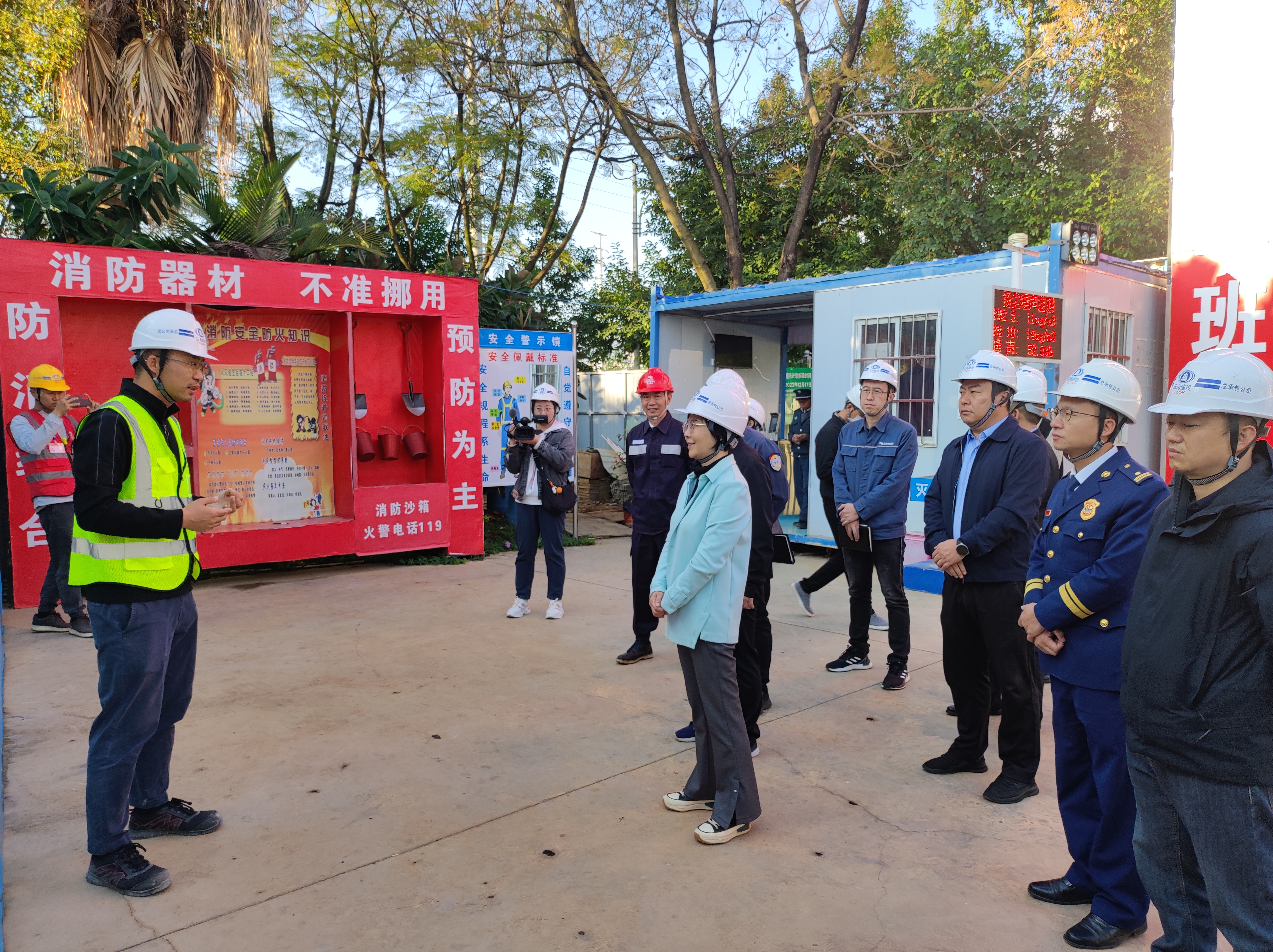 红河州委常委、蒙自市委书记李梅调研红河供电局生产值休用房项目