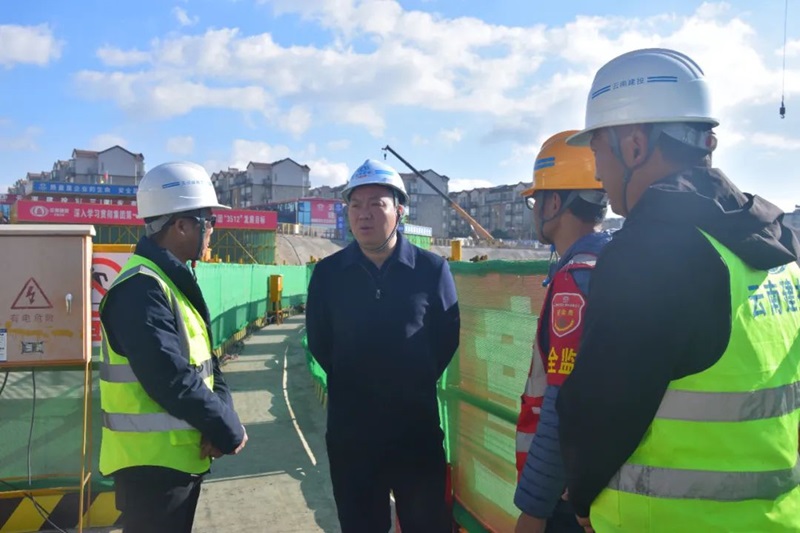 大干50天 | 全力冲刺目标任务 打好年底收官战 陈祖军调研云南省妇幼保健院项目
