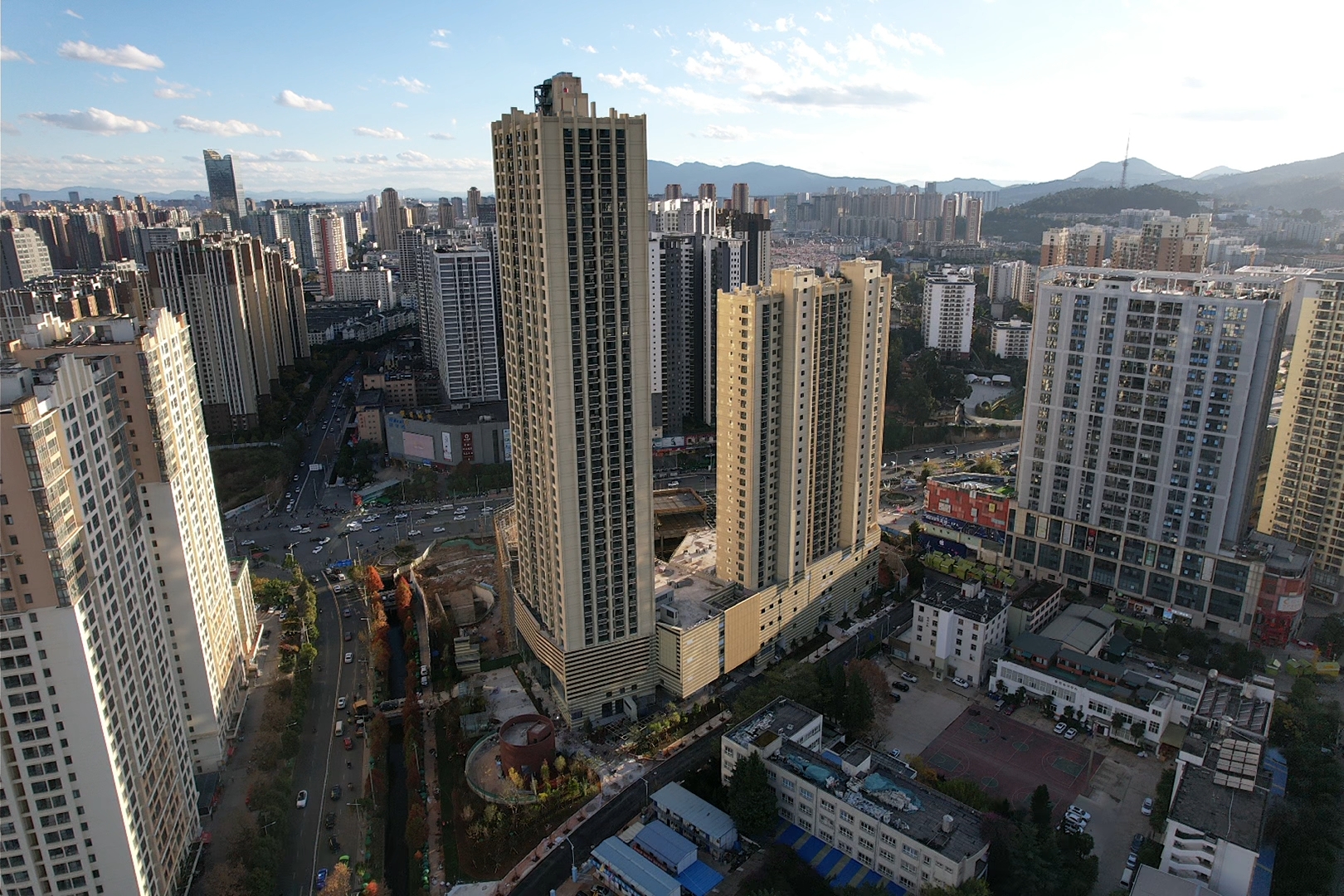 建发曦城商业广场项目面向业主交房