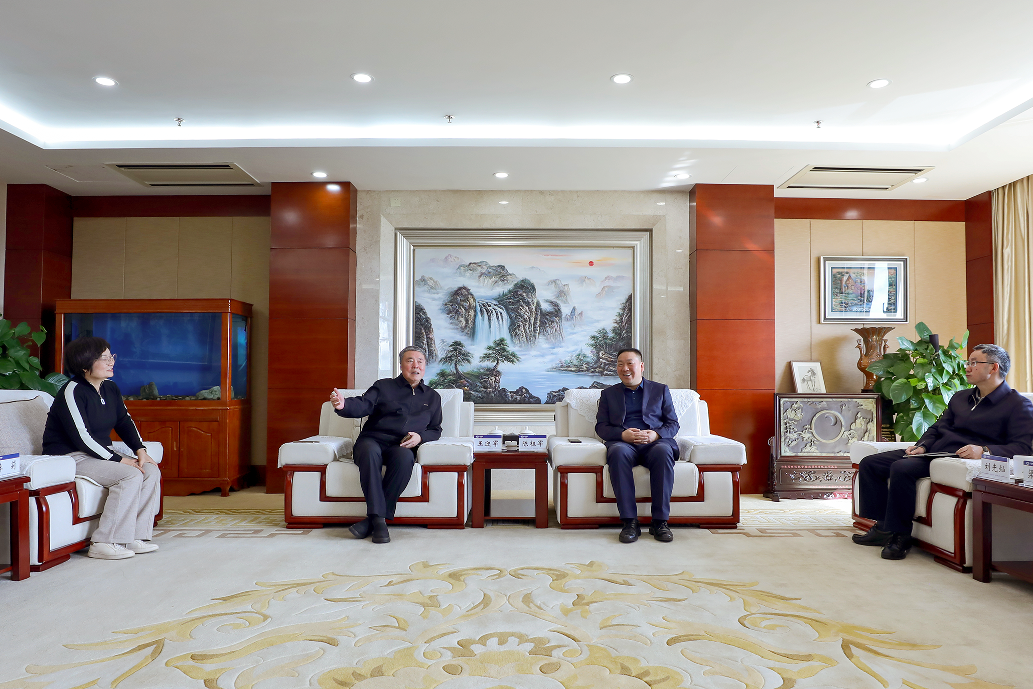 南开大学商学院教授王迎军一行到访世界杯官网合作平台