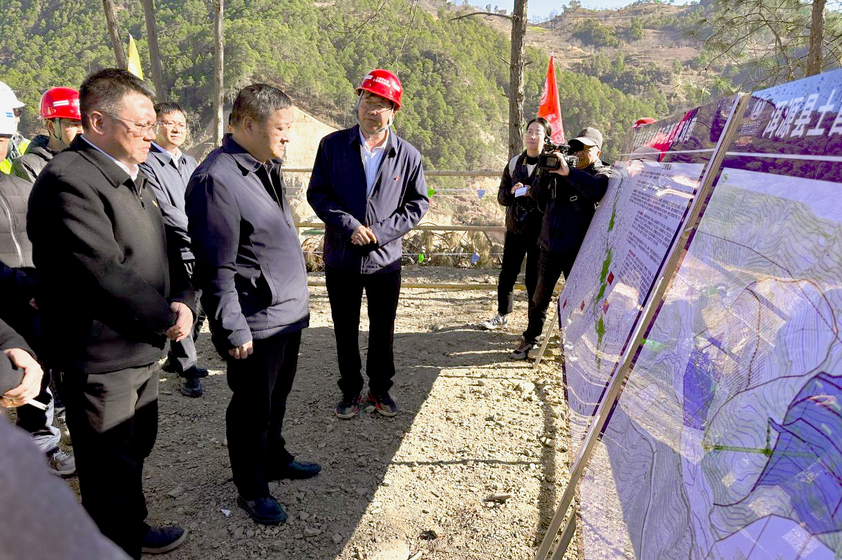 大理州委书记杨国宗调研洱源县土官村水库