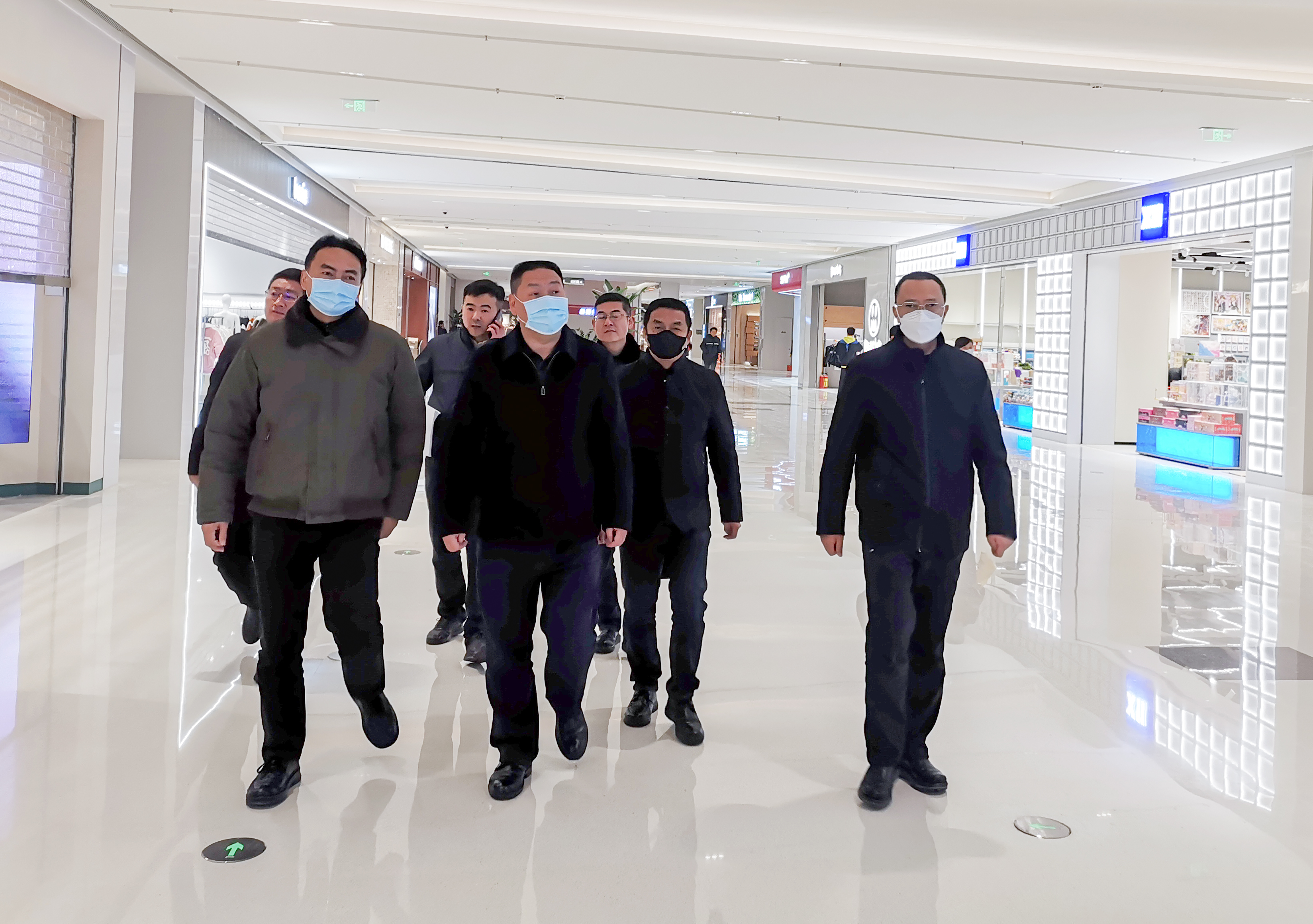 陈祖军到昆明万象城调研开业筹备情况