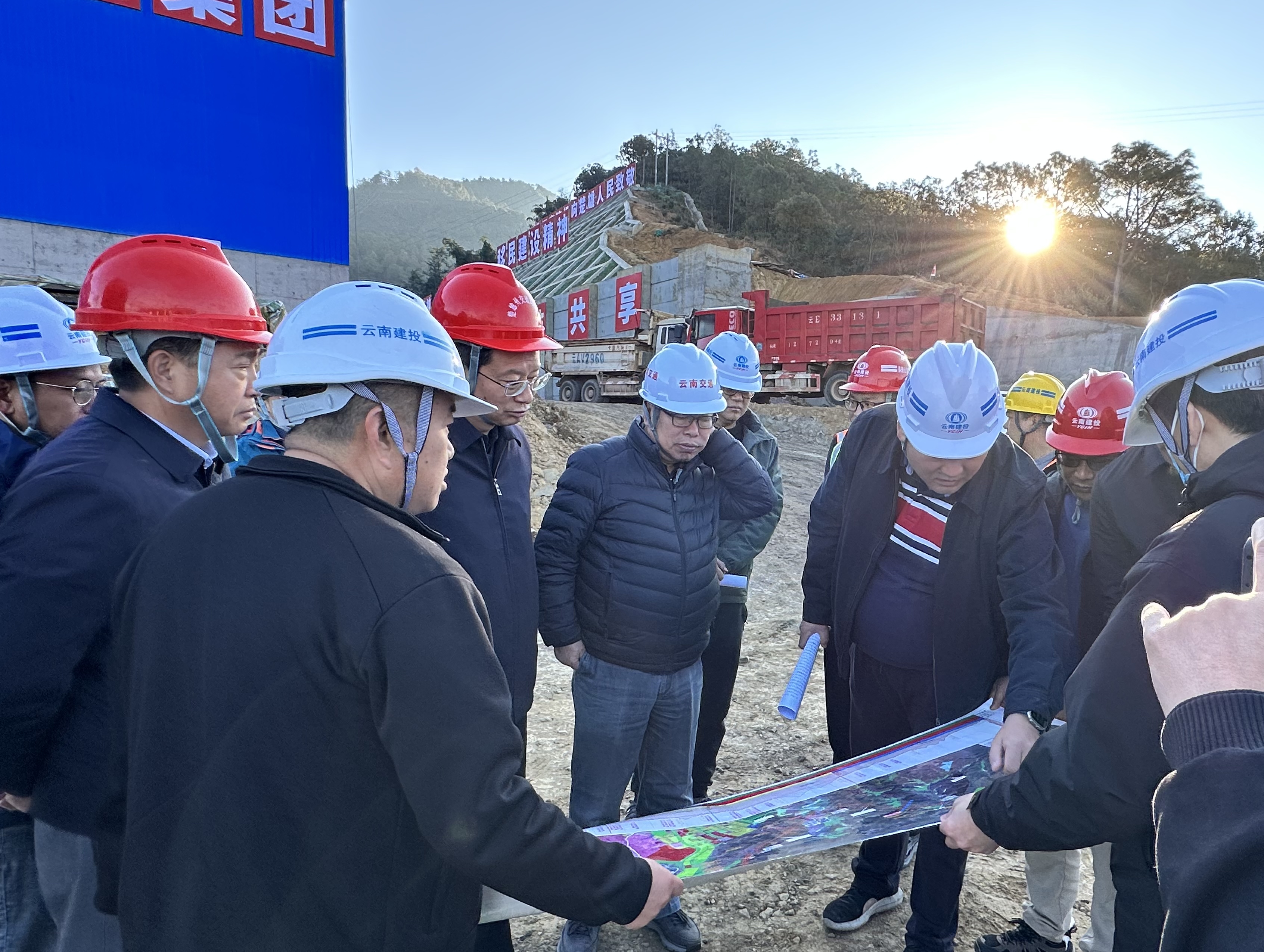 省交通运输厅副厅长、党组成员马德芳调研楚雄市东南绕城高速公路项目