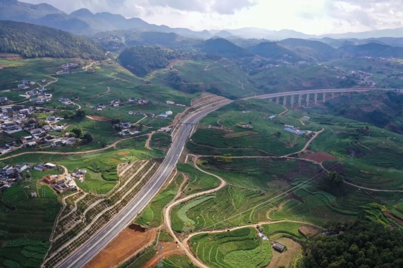 施勐高速公路施甸至姚关段通车运营