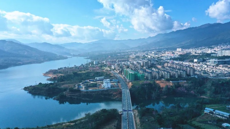 永勐高速公路永德县城至永德互通段正式通车