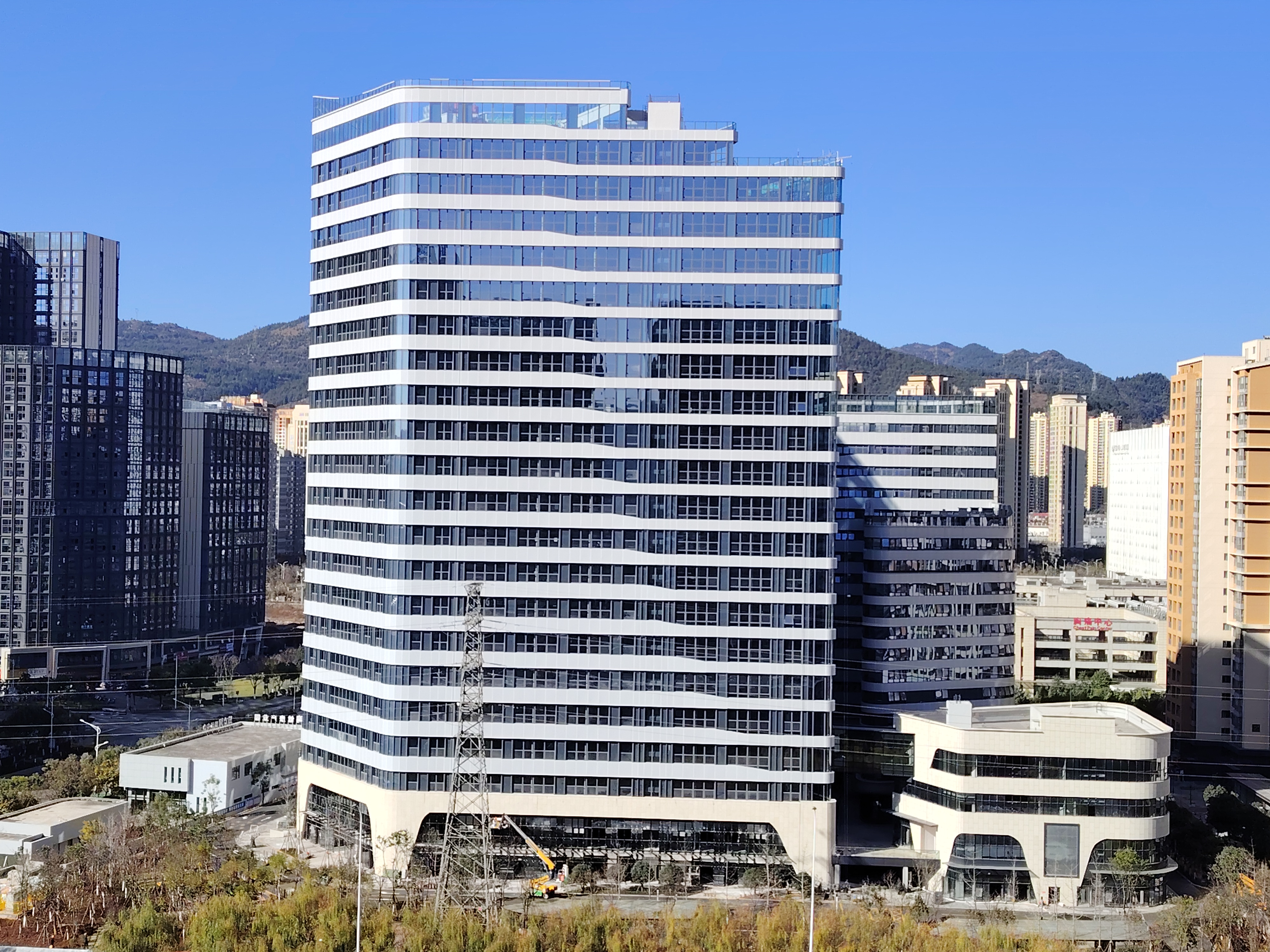 五华区KCWH2012-3号地块世界杯足球网通过竣工验收