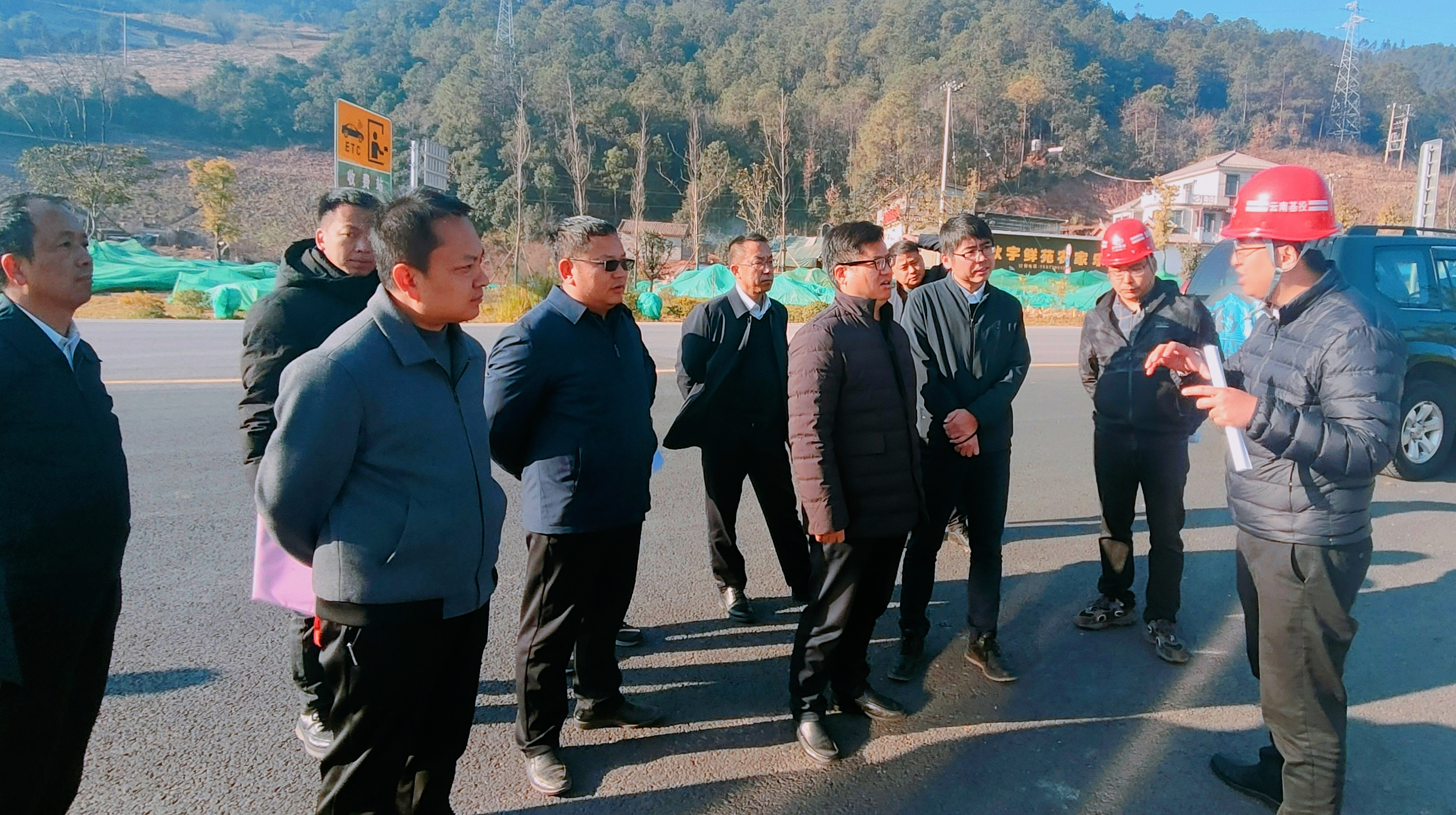 大理州委副书记、州长陈真永调研云兰高速项目