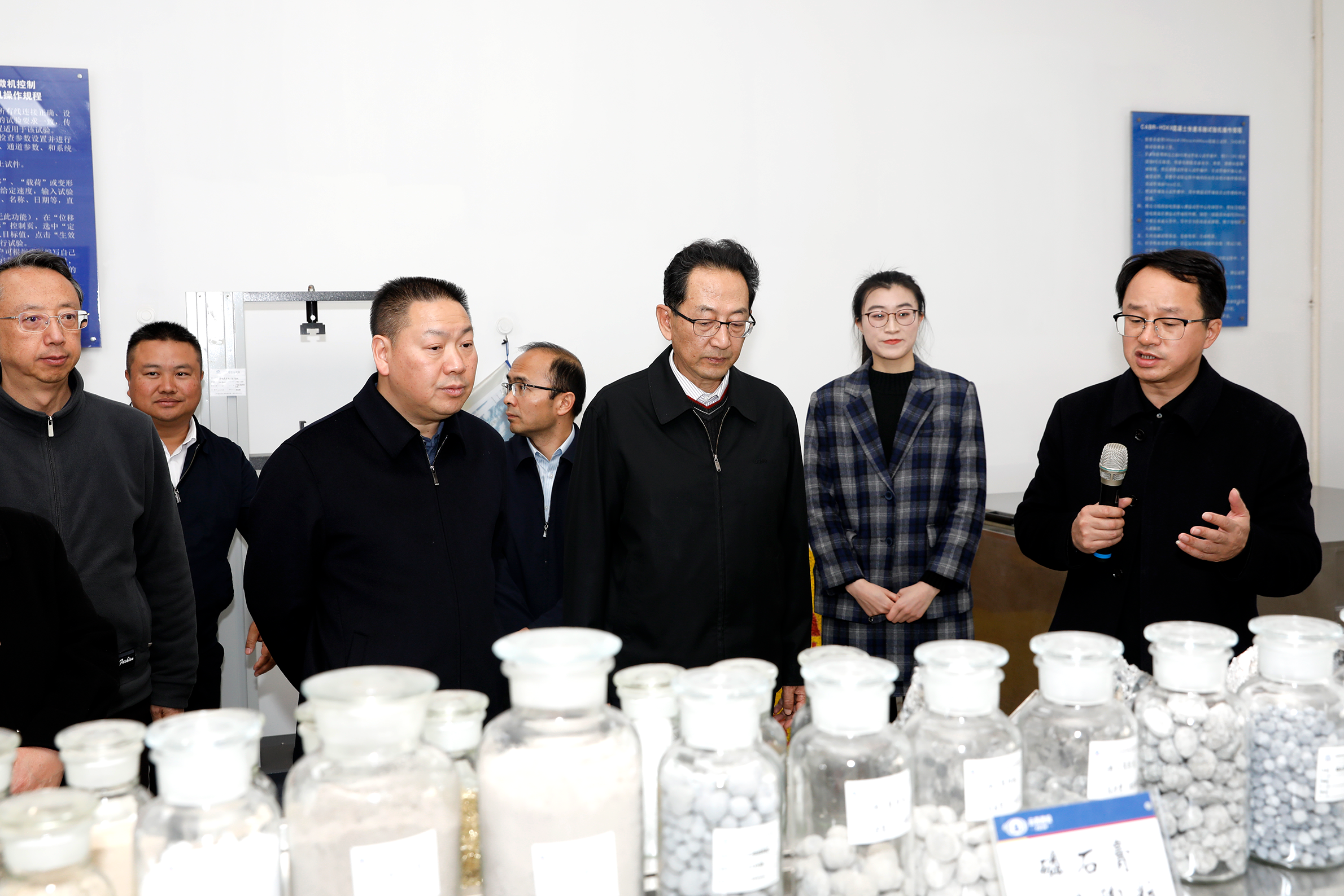 推动磷石膏综合利用 筑牢长江上游生态环保屏障 省人大常委会副主任、民盟云南省委主委徐彬一行到世界杯足球网调研