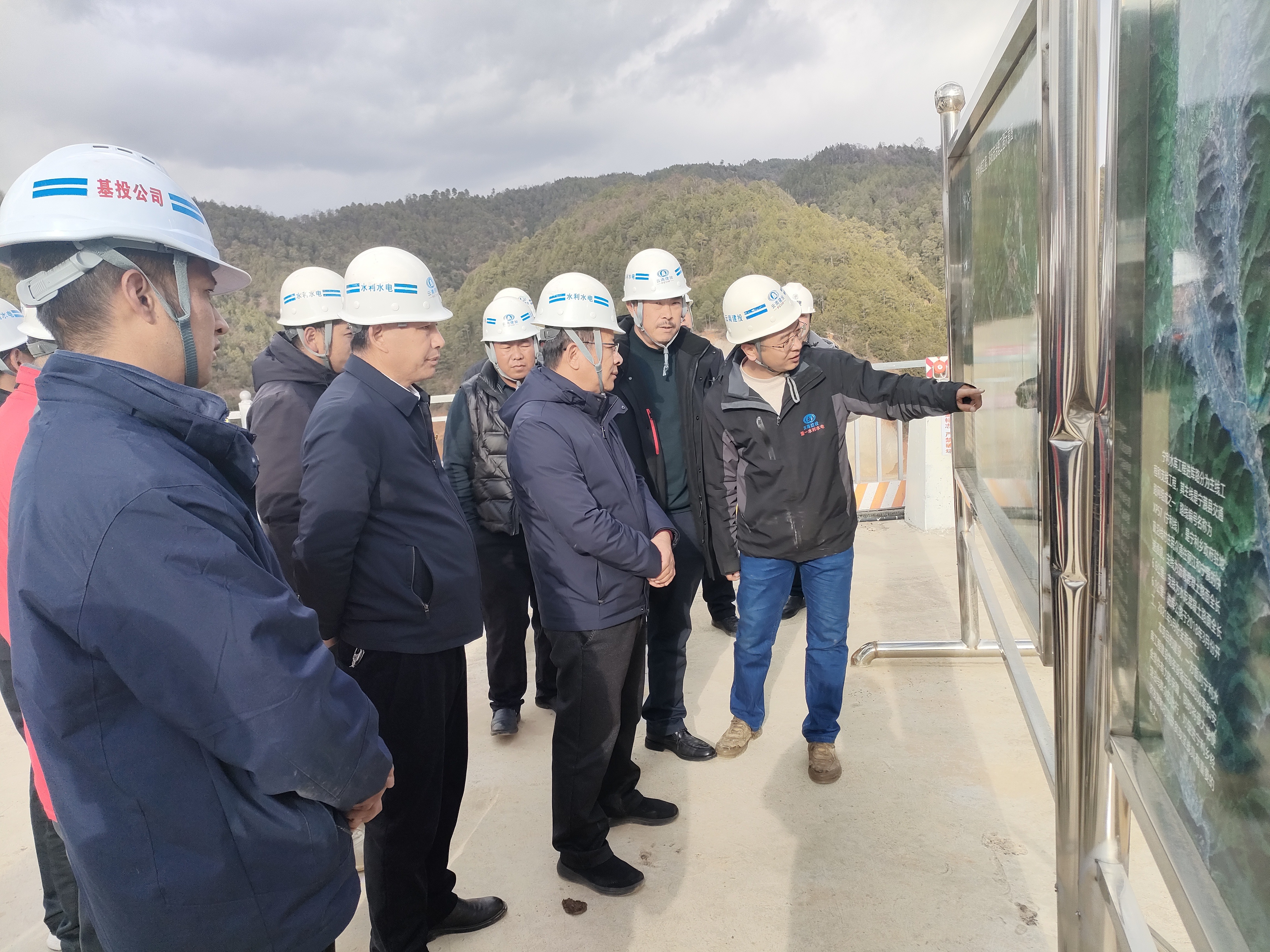 丽江市委常委、秘书长李伟调研宁利水库